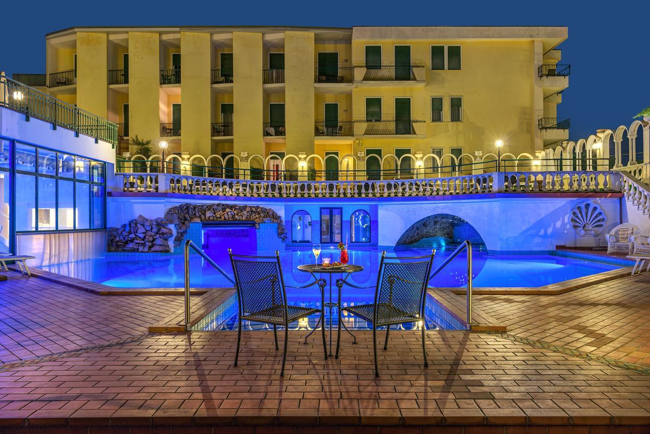 Hotel Terme Olympia มอนเตกรอตโต แตร์เม ภายนอก รูปภาพ